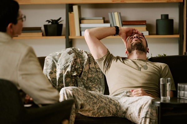 PTSD Syndrome In Daily Life: How It Can Affect Sleep, Work, And Relationships